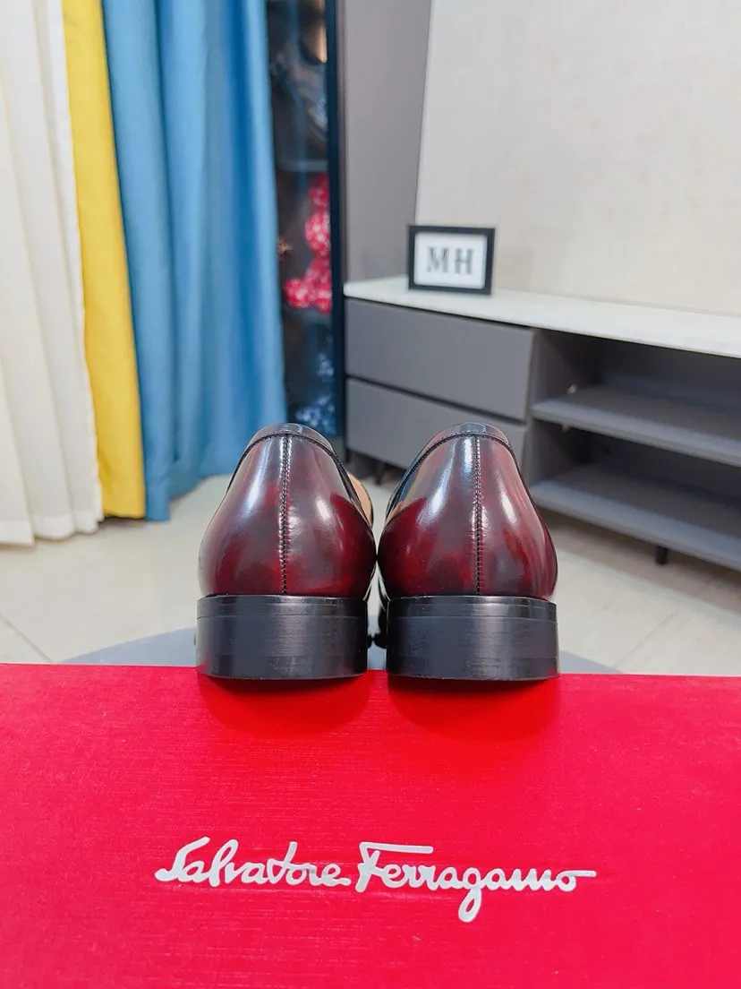 Men's shoes 💰500🌸🌸Water dyed cowhide 🆘[Salvatore Ferragamo] Ferragamo's latest casual business leather shoes for men! Available at counters simultaneously! The fabric is made of specially imported original suede calfskin, and the interior is made of imported water-dyed cowhide. It is absolutely luxurious and leads the fashion trend. Matching code: 38-44 45 customized